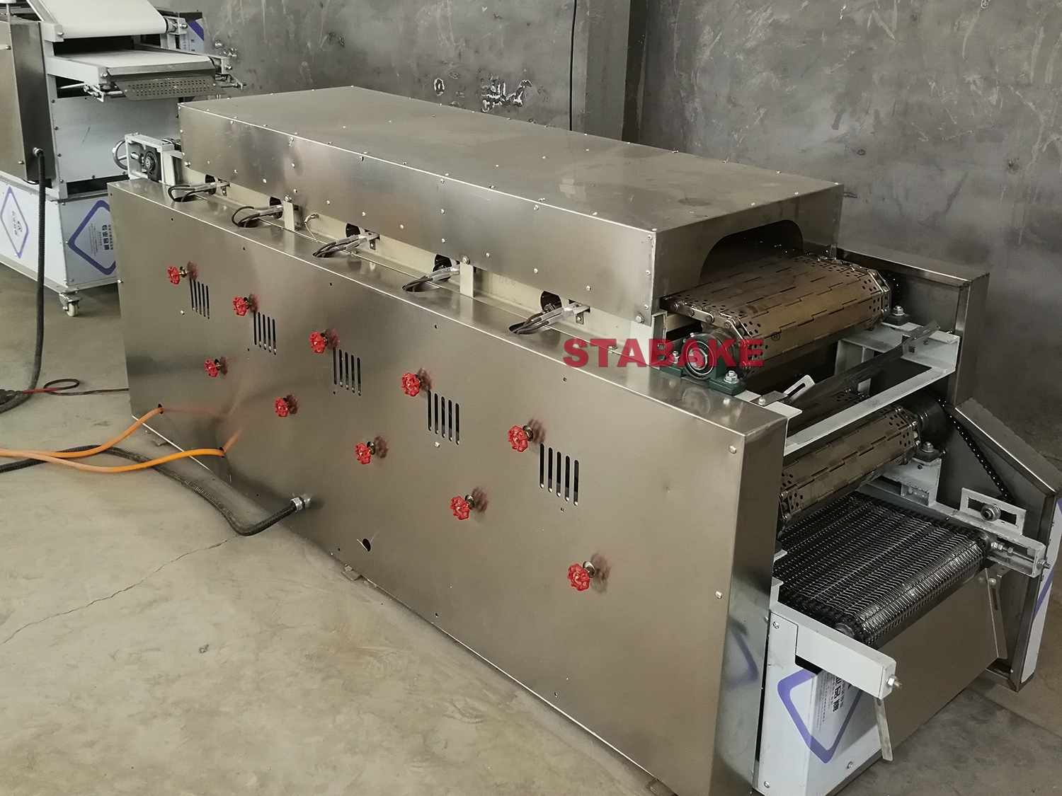 Single layer Tunnel oven