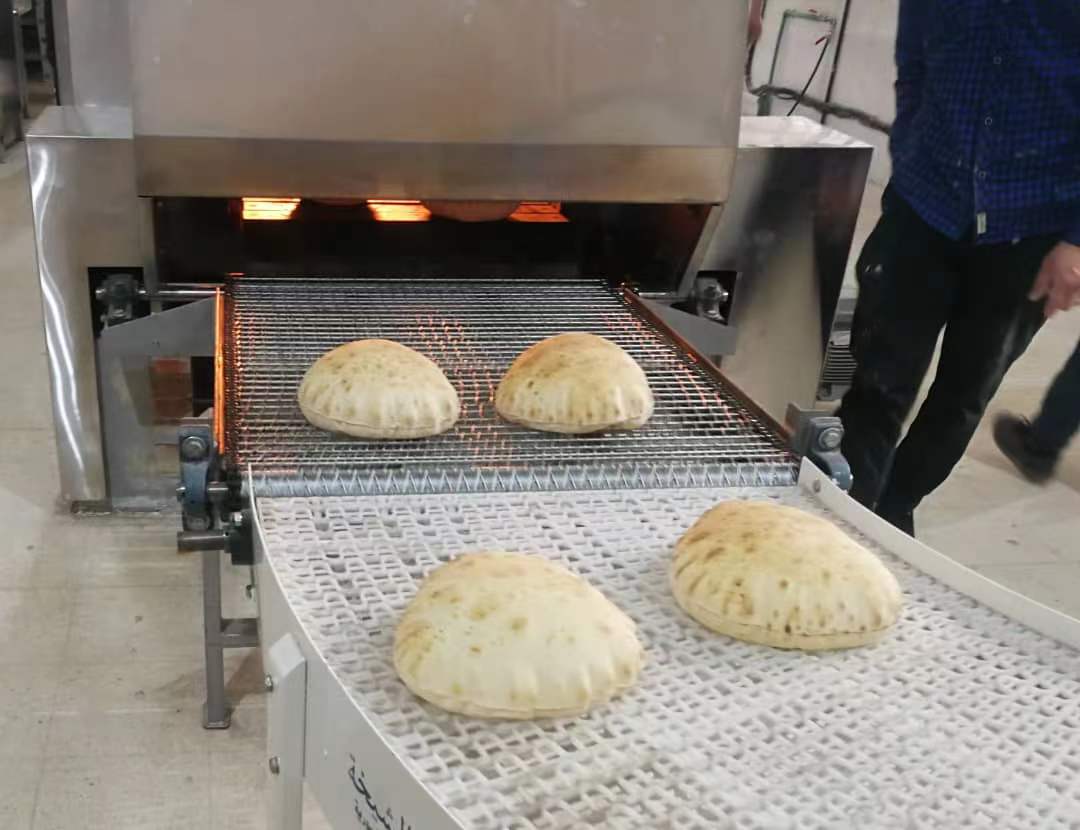 Factory supplies the Arabic pita bread production line 