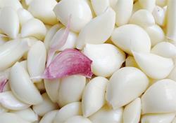 garlic peeling
